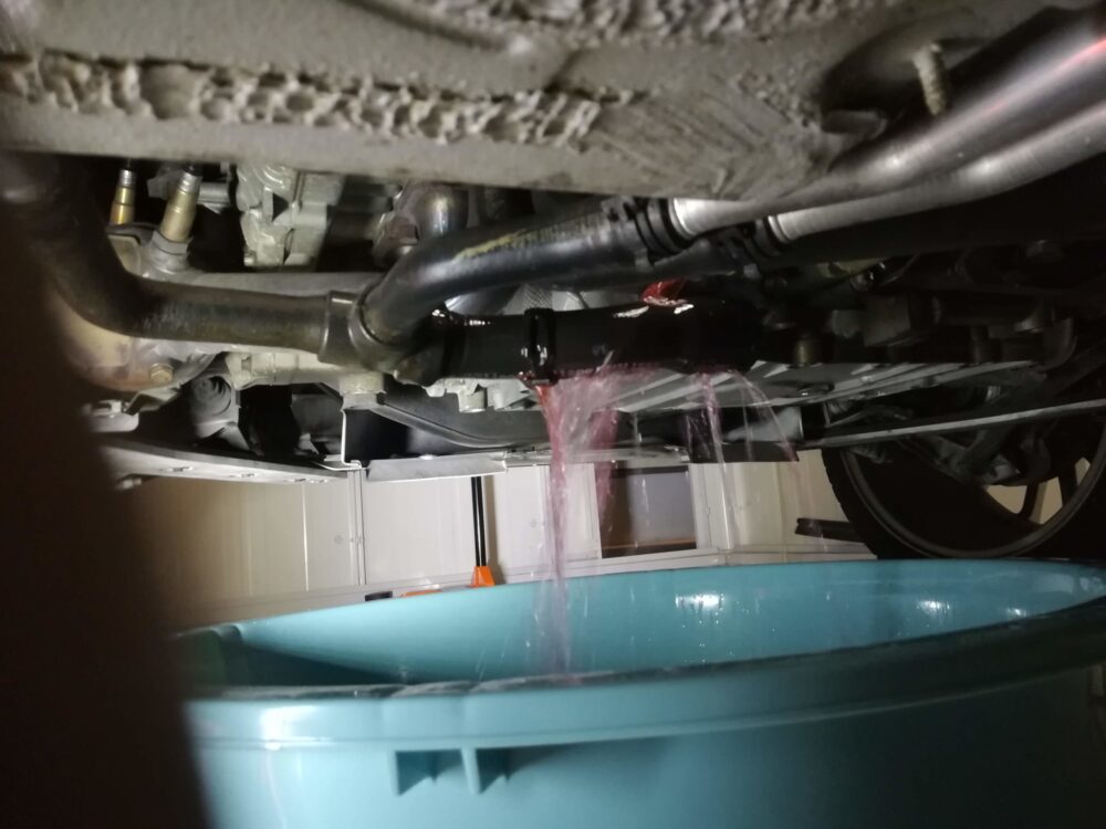 987ボクスター Diyで冷却水漏れ修理 ウォーターポンプ交換 ホース交換 クルマ志考