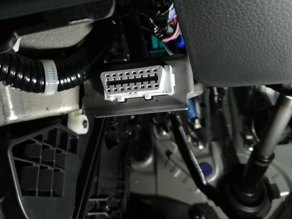 S660のOBD2コネクタ