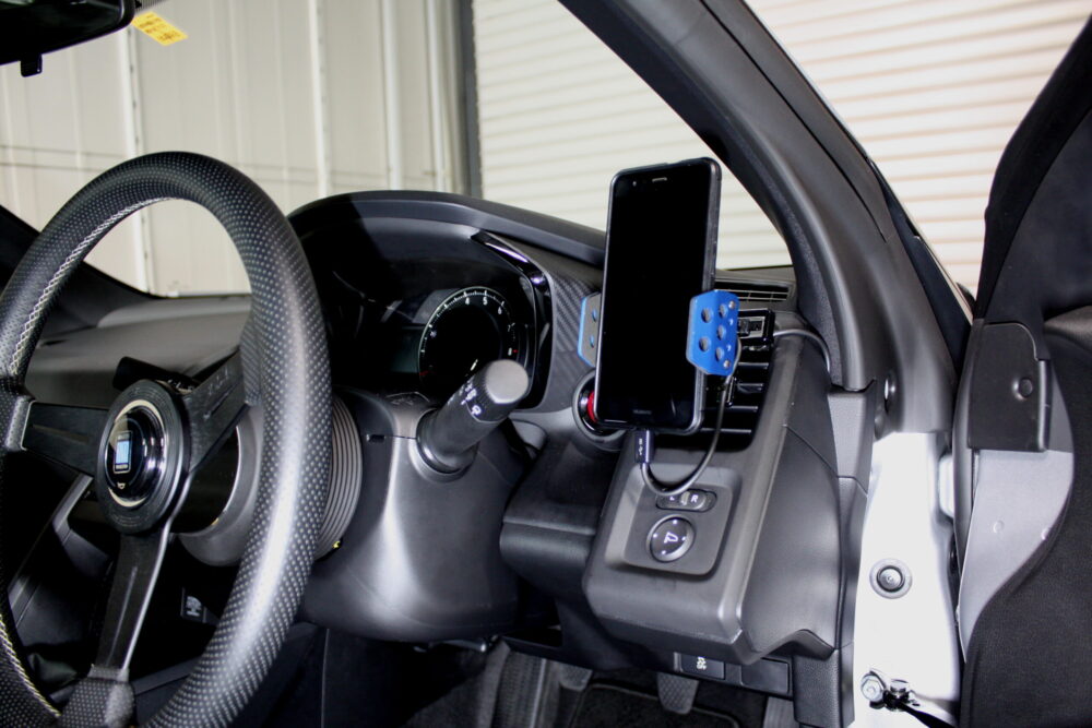 S660 スマホホルダー選びと 充電のための電源追加 クルマ志考 車を楽しむ 考える 理解する